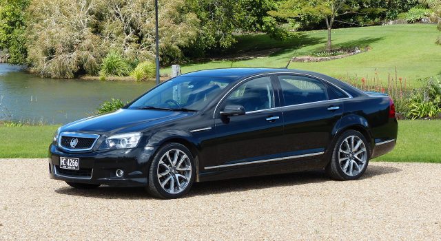 Holden Caprice in Black side view 1280x700 Holden Caprice in black